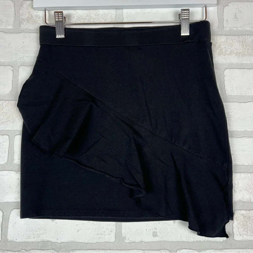 Forever 21 Women's Black Asymmetrical‎ Ruffle Mini Skirt Small Cotton Stretch